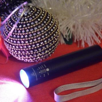 Tactical Flashlight(with powerbank function)