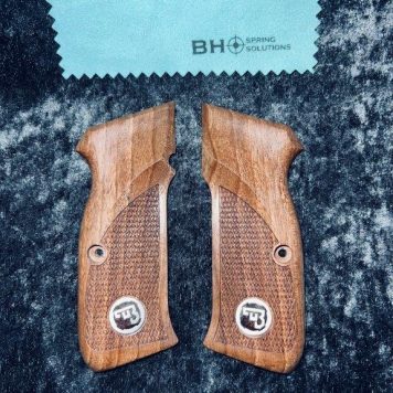 CZ-75 MastersGrips Medalion with Thumb Rest AVAILABLE FOR IMMEDIATE SHIPPING CZ73CM