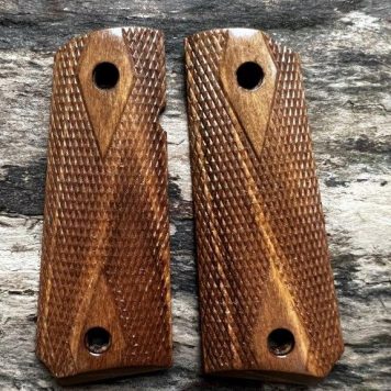 1911 OFFICER's Master's Grips CHECKERED Ready for Immediate Shipping 19110859CC