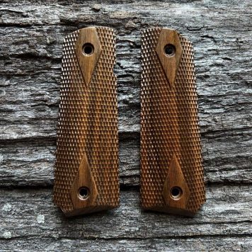 1911 GOVERNMENT Master's Grips CHECKERED Ready for Immediate Shipping 1911-1024-C