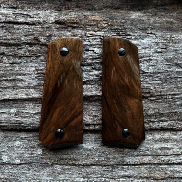 1911 OFFICER'S HEIRLOOM Master's Grips Ready for Immediate Shipping 1911-1128-CH
