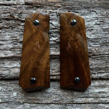 1911 OFFICER'S HEIRLOOM Master's Grips Ready for Immediate Shipping 1911-1134-CH