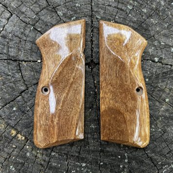 Heirloom-Grade MastersGrips for Hi-Power AVAILABLE FOR IMMEDIATE SHIPPING HP126H