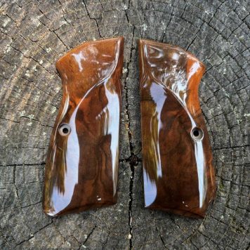 Heirloom-Grade MastersGrips with Lanyard Cut for Hi-Power AVAILABLE FOR IMMEDIATE SHIPPING HP1275HL