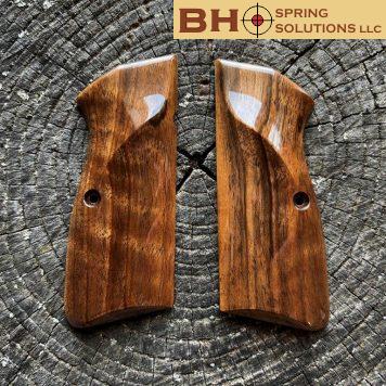 Heirloom-Grade MastersGrips for Hi-Power AVAILABLE FOR IMMEDIATE SHIPPING HP1209H