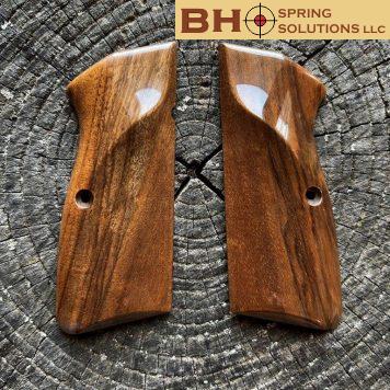Heirloom-Grade MastersGrips for Hi-Power AVAILABLE FOR IMMEDIATE SHIPPING HP1235H