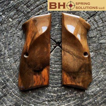 Heirloom-Grade MastersGrips with Lanyard Cut for Hi-Power AVAILABLE FOR IMMEDIATE SHIPPING HP1280HL