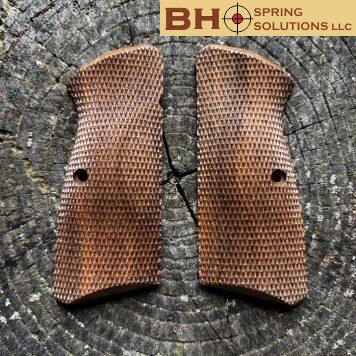 Hi-Power Master's Grips FULLY CHECKERED Ready for IMMEDIATE SHIPPING HP1304FC