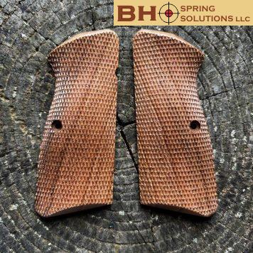 Hi-Power Master's Grips FULLY CHECKERED Ready for IMMEDIATE SHIPPING HP1314FC