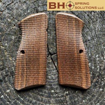 Hi-Power Master's Grips FULLY CHECKERED Ready for IMMEDIATE SHIPPING HP1320FC