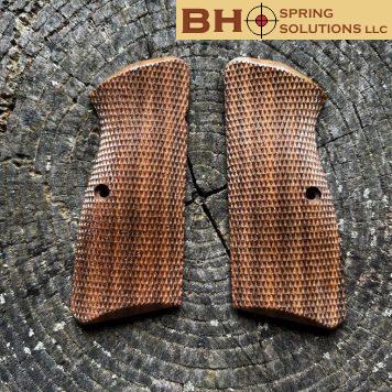 Hi-Power Master's Grips FULLY CHECKERED Ready for IMMEDIATE SHIPPING HP1333FC