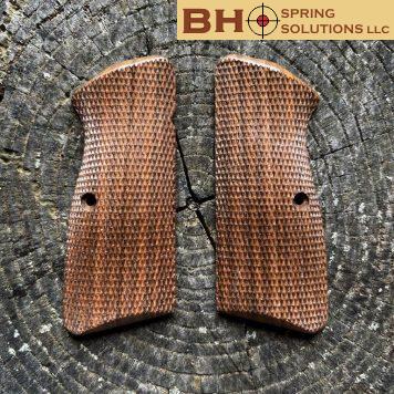 Hi-Power Master's Grips FULLY CHECKERED Ready for IMMEDIATE SHIPPING HP1336FC