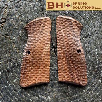 Hi-Power Master's Grips FULLY CHECKERED Ready for IMMEDIATE SHIPPING HP1346FC