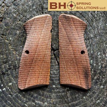 Hi-Power Master's Grips FULLY CHECKERED Ready for IMMEDIATE SHIPPING HP1350FC