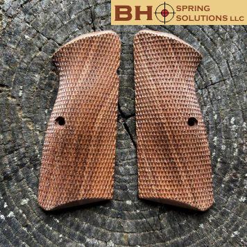 Hi-Power Master's Grips FULLY CHECKERED Ready for IMMEDIATE SHIPPING HP1351FC