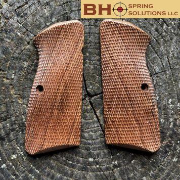 Hi-Power Master's Grips FULLY CHECKERED Ready for IMMEDIATE SHIPPING HP1352FC