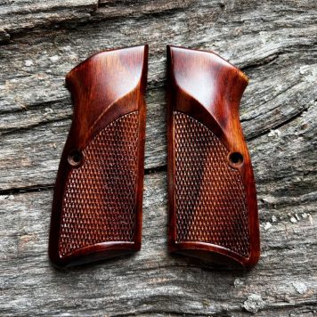 Special Series MastersGrips for Hi-Power AVAILABLE FOR IMMEDIATE SHIPPING HP1502C_SPECIAL FINISH WALNUT