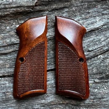 Special Series MastersGrips for Hi-Power AVAILABLE FOR IMMEDIATE SHIPPING HP1518C_SPECIAL FINISH WALNUT