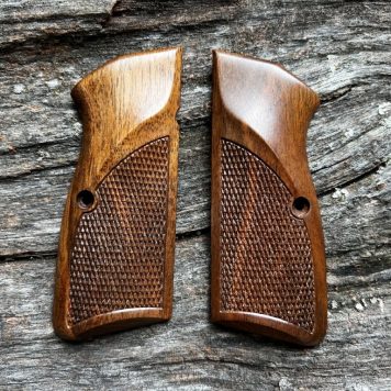 Special Series MastersGrips for Hi-Power AVAILABLE FOR IMMEDIATE SHIPPING HP1526C_Straight Grain Walnut