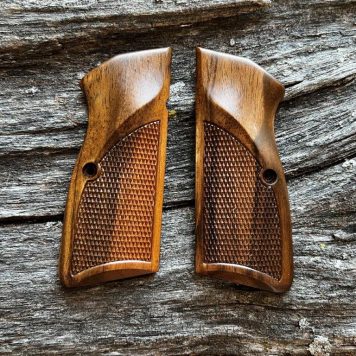 Special Series MastersGrips for Hi-Power AVAILABLE FOR IMMEDIATE SHIPPING HP1538C_Straight Grain Walnut