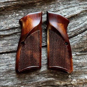 Special Series MastersGrips for Hi-Power AVAILABLE FOR IMMEDIATE SHIPPING HP1542C_SPECIAL FINISH WALNUT