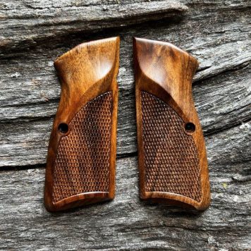 Special Series MastersGrips for Hi-Power AVAILABLE FOR IMMEDIATE SHIPPING HP1552C_Straight Grain Walnut