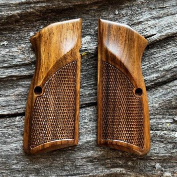 Special Series MastersGrips for Hi-Power AVAILABLE FOR IMMEDIATE SHIPPING HP1555C_Straight Grain Walnut