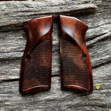 Special Series MastersGrips for Hi-Power AVAILABLE FOR IMMEDIATE SHIPPING HP1557C_SPECIAL FINISH WALNUT